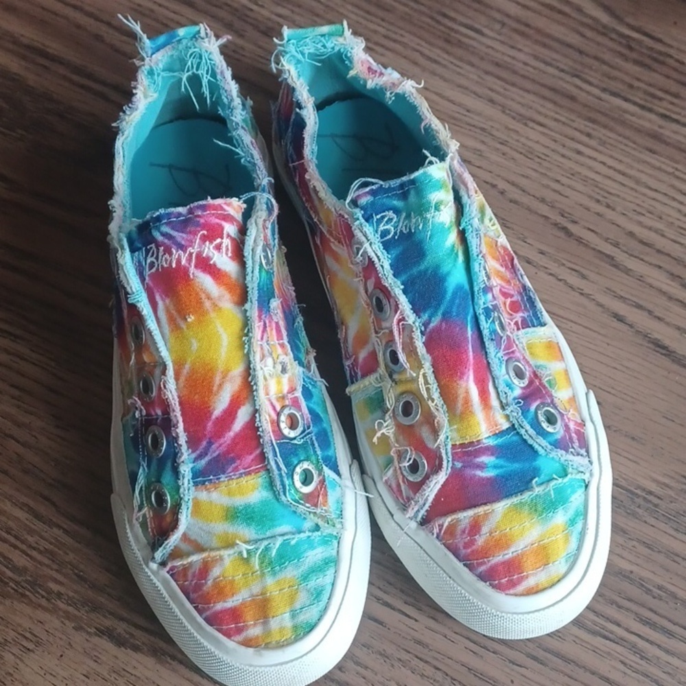 Blowfish Play Rainbow Tie Dye Canvas Slip On Sneakers Women’s Size 7